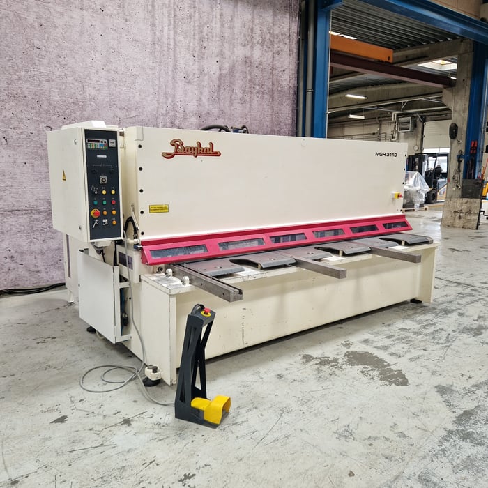 Used Baykal MGH 3110 hydr. NC shear - 3100 x 10 mm.