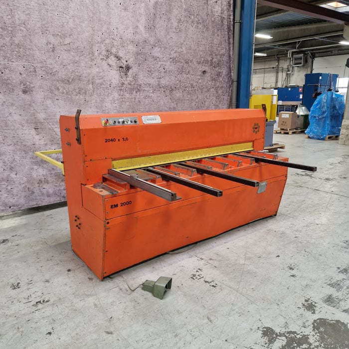 Used HM EM 2000 mechanical shear - 2040 x 3 mm. 