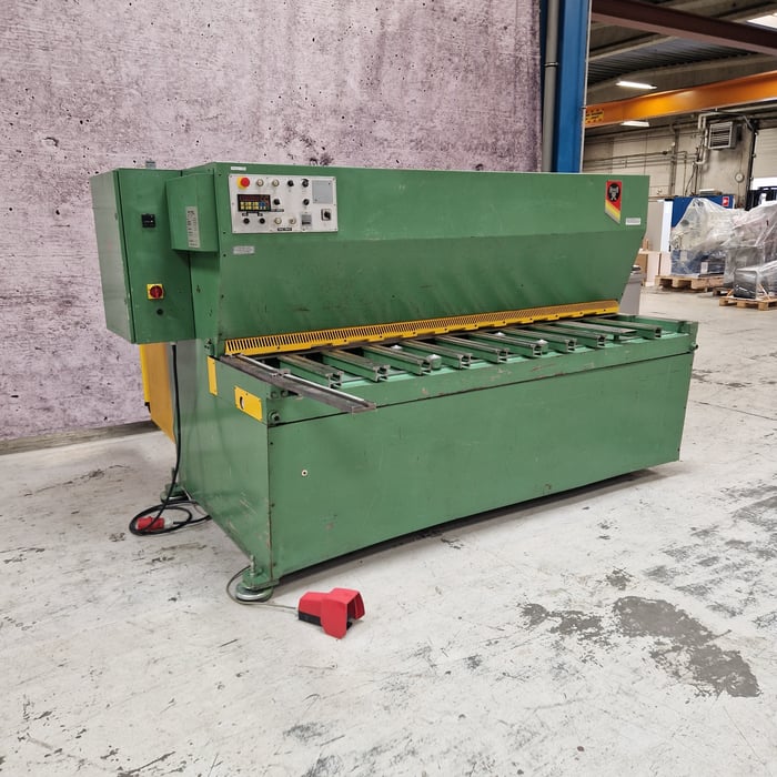 Used Fasti-Hoan CHE 25/6 hydr. shear - 2500 x 6 mm.