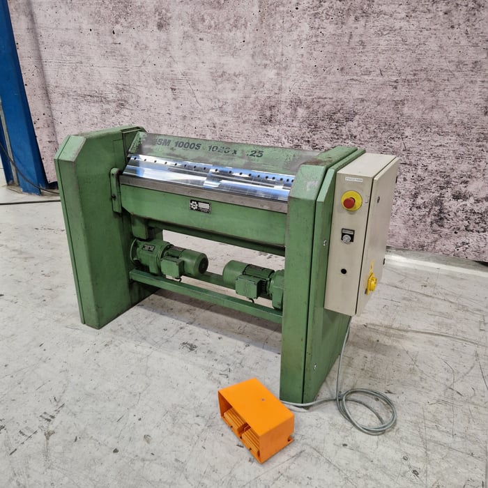 Used HM HSM-1250S motoriszed folding machine - 1020 x 2,75 mm.