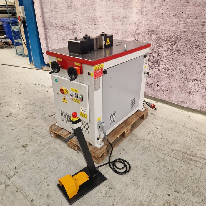 Used Sahinler HP 22 hydr. horizontal bending machine - 22 t.