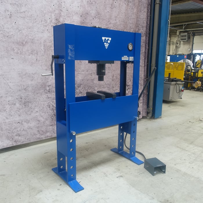 Used AC P60H manual tool room press - 60 t.