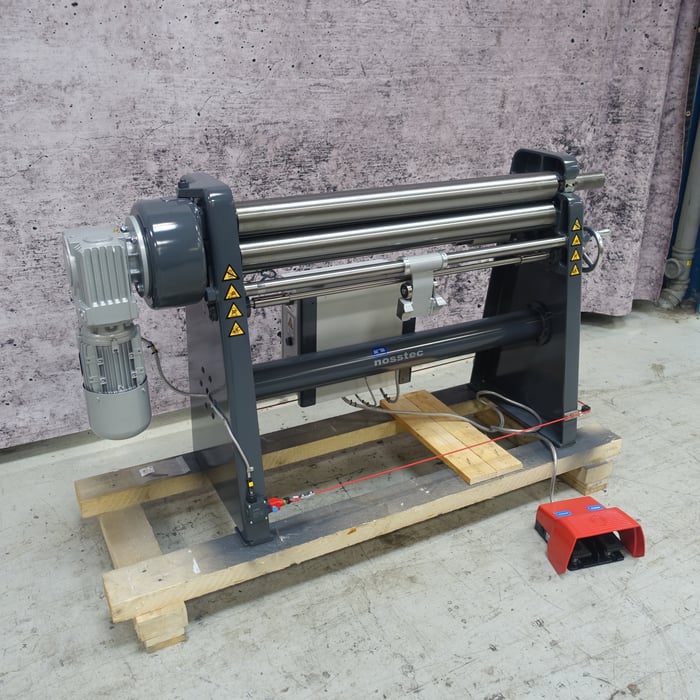 Demo Nosstec 8266-1030 motorized bending roll - 1040 x 3 mm.