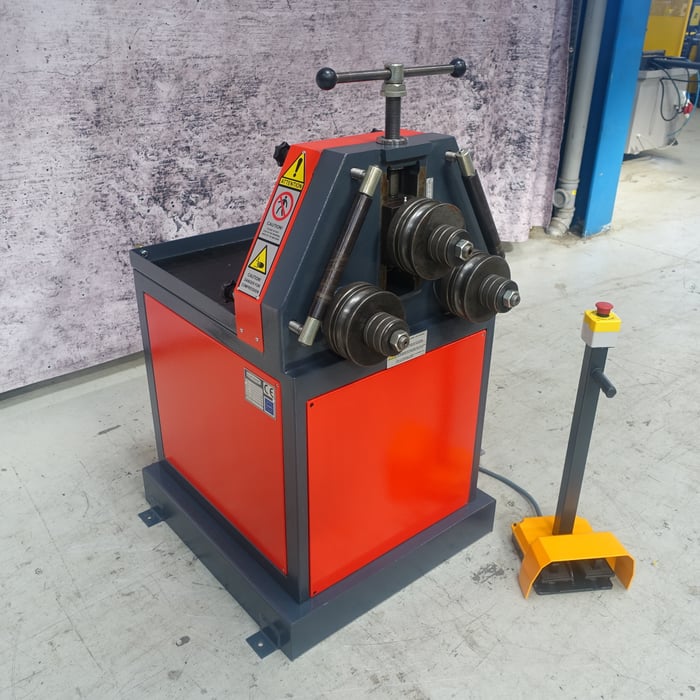 Used Akyapak APK 35 motorized secton roller - 50 mm. shafts.