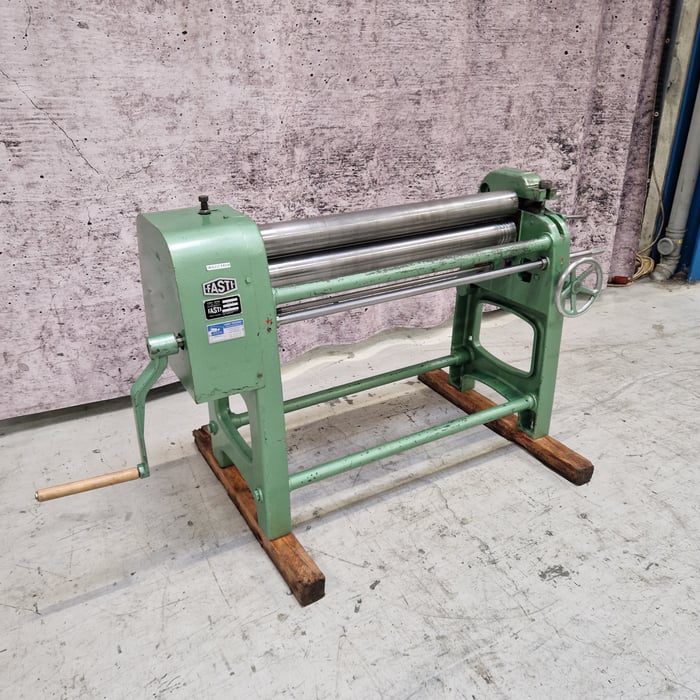 Used Fasti 103-10-3 manuel sheet roller - 1020 x 3 mm.