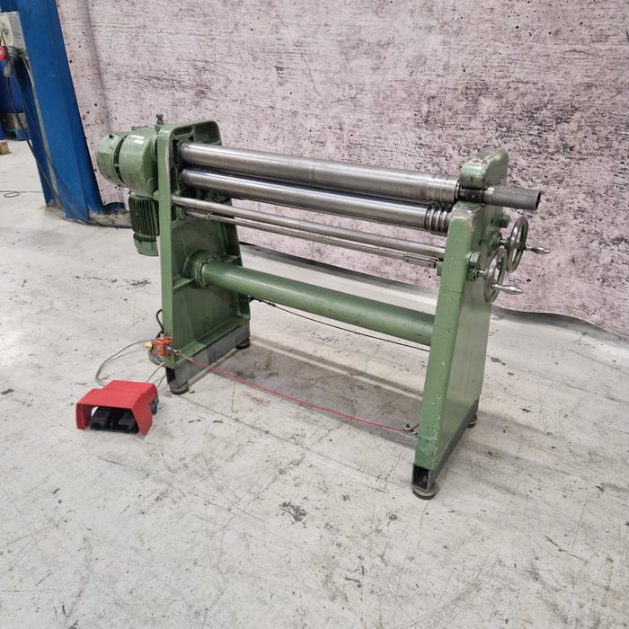 Used Nosstec/Luna 8266-10/25 motorized sheet roller - 1040 x 2,5 mm.