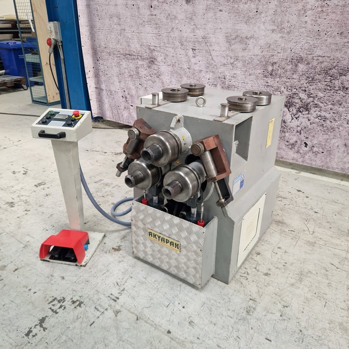Used Akyapak APK 60 hydr. section roller - 60/50 mm. shafts.